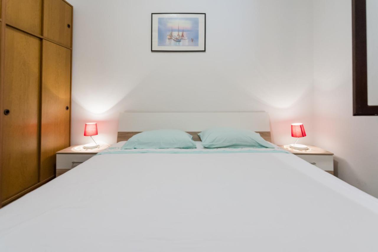 Apartman Zvjezda Biograd Na Moru Esterno foto